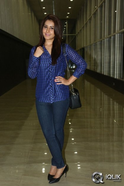 Raashi-Khanna-at-Lakshmi-Raave-Maa-Intiki-Audio-Launch